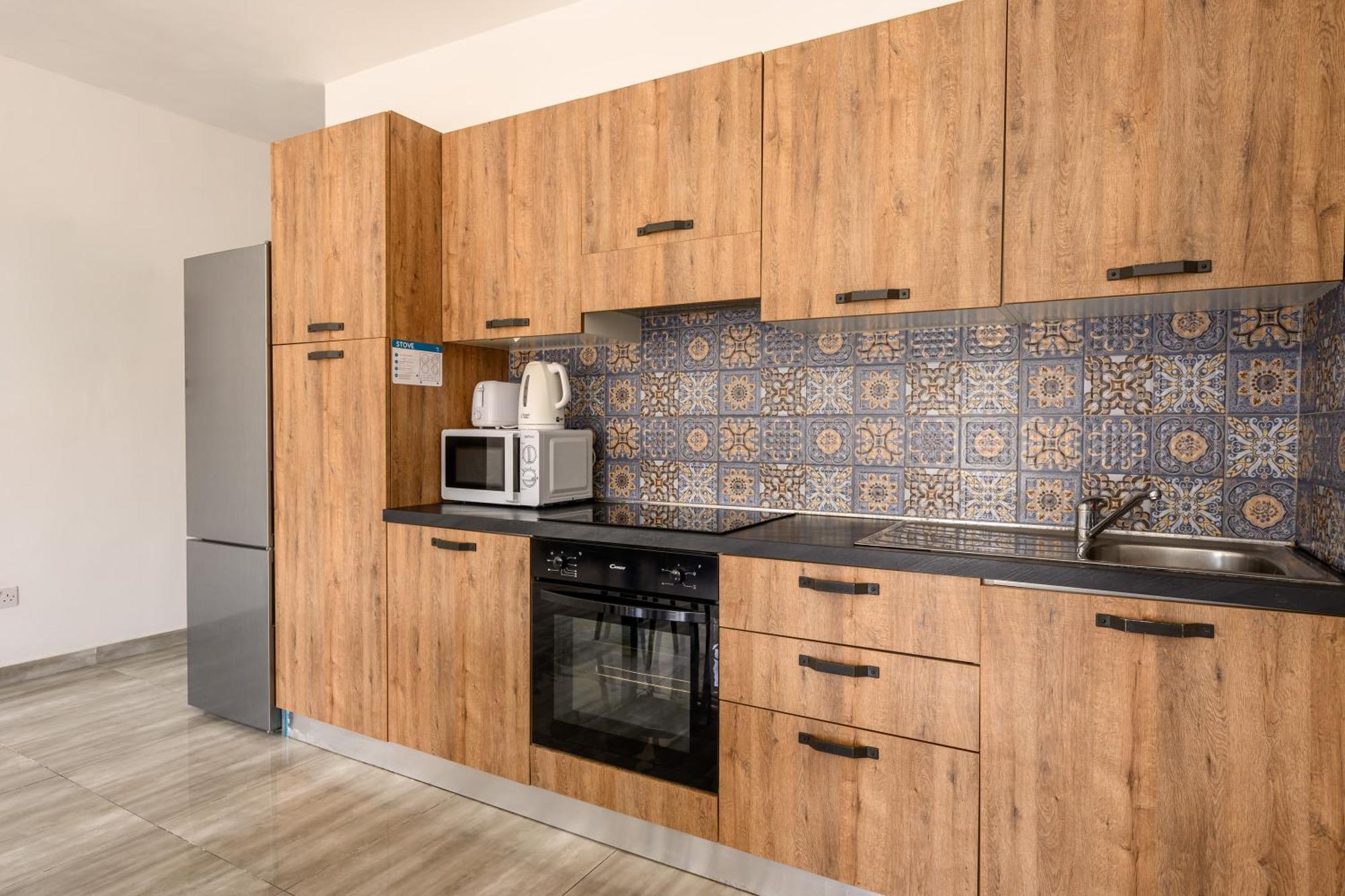 F11 Room 3, Private Room Two Single Beds Shared Bathroom In Shared Flat Мсида Экстерьер фото